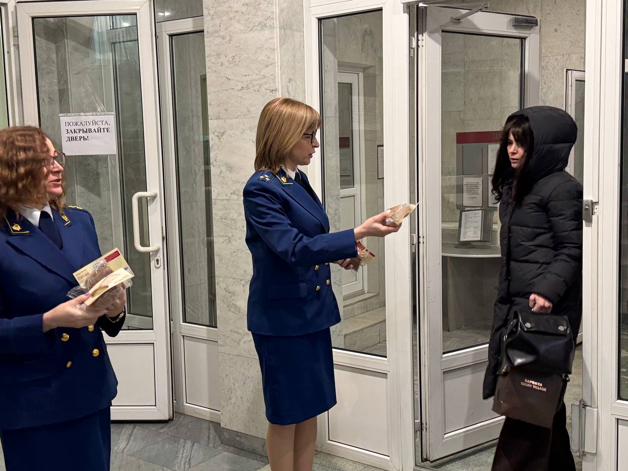 Сегодня, 27 января 2026 года, в 82-ю годовщину полного снятия блокады Ленинграда, прокуратура Тверской области присоединяется к Всероссийской акции «Блокадный хлеб» Сегодня, 27 января 2026 года, в 82-ю годовщину полного снятия блокады Ленинграда, прокуратура Тверской области присоединяется к Всероссийской акции «Блокадный хлеб»