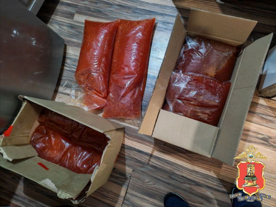 Икра от мошенников: "Кармелиты" продавали в Твери поддельный деликатес