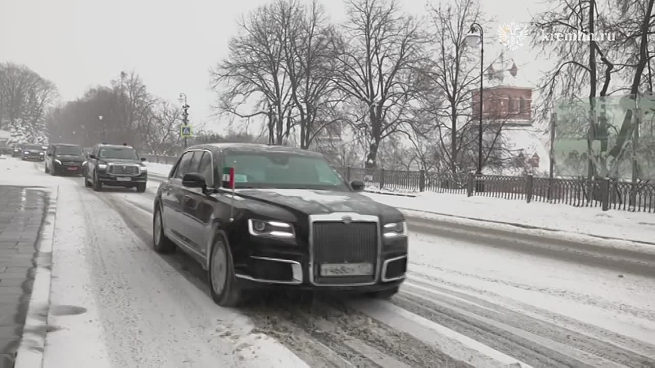 Прибытие Президента ОАЭ Мухаммеда Бен Заид Аль Нахайяна в Кремль для переговоров с Владимиром Путиным