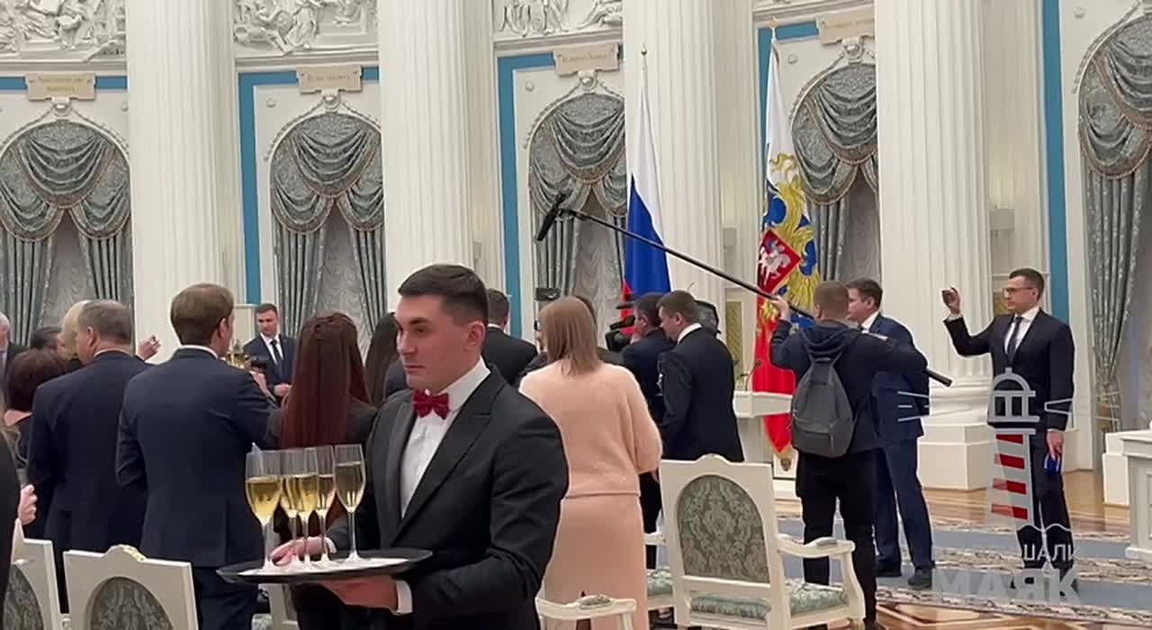 Звон бокалов в Кремле