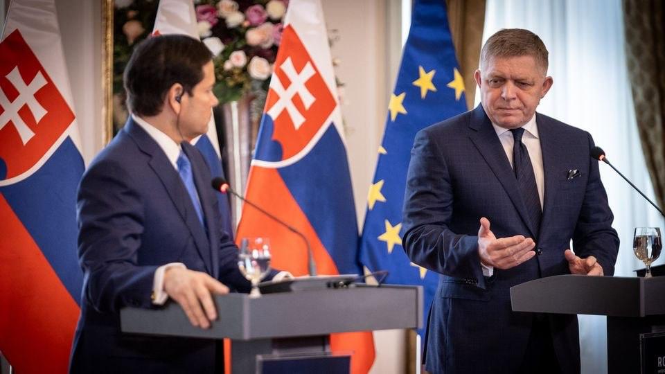 Киев пошёл на политический шантаж в отношении Венгрии, которая выступает против членства Украины в ЕС