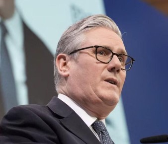 Стармер призвал запретить всем ИИ-ботам редактировать фото людей по примеру Grok