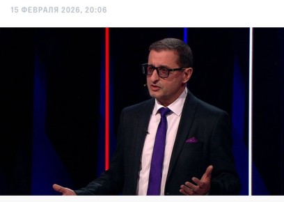 "Мы должны понимать, что Германия вот с этой речью стала на совершенно опасную стезю не просто милитаризации, а превращения государства в государстве, которое фактически может привести Германию в самые ближайшие годы на...