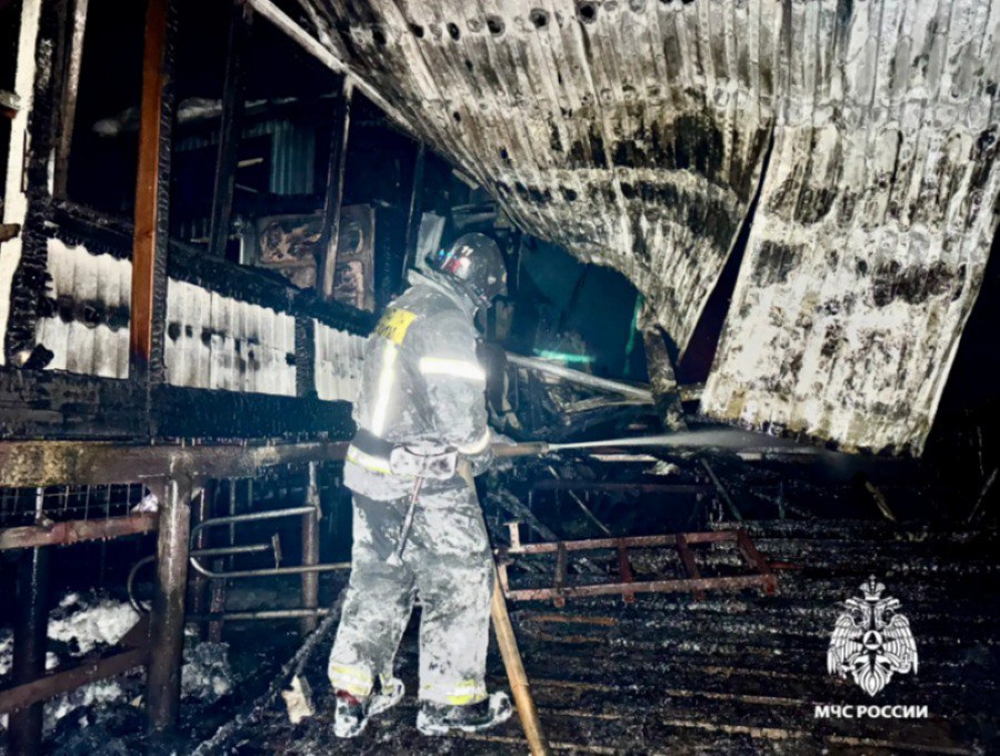 Огнеборцы усмирили сложный пожар на лодочной станции в Кимрах Огнеборцы усмирили сложный пожар на лодочной станции в Кимрах