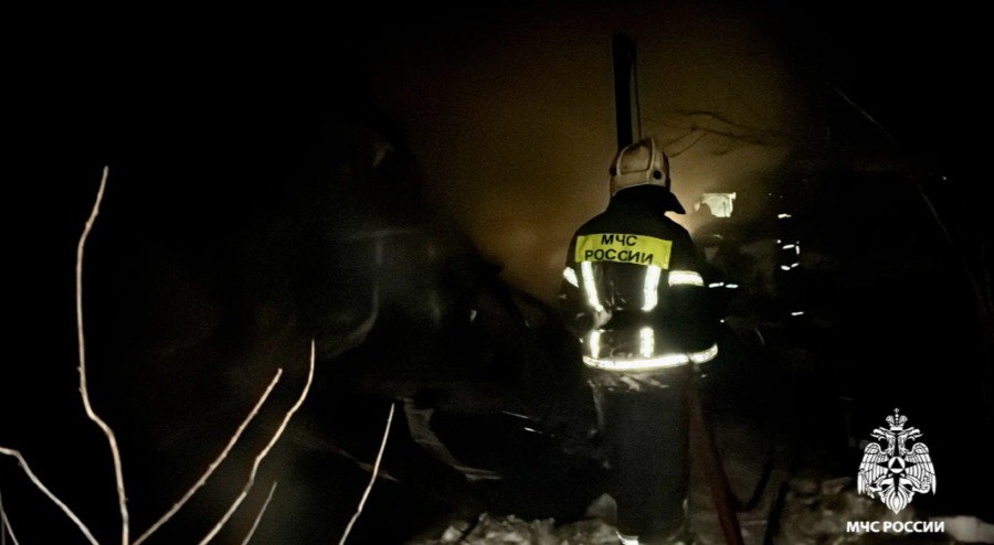 Огнеборцы усмирили сложный пожар на лодочной станции в Кимрах Огнеборцы усмирили сложный пожар на лодочной станции в Кимрах