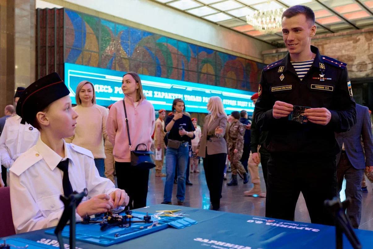 Андрей Руденко: Россия встретила День защитника Отечества стартом третьего сезона военно-патриотической «Зарницы 2.0» в Музее Победы Андрей Руденко: Россия встретила День защитника Отечества стартом третьего сезона военно-патриотической «Зарницы 2.0» в Музее Победы