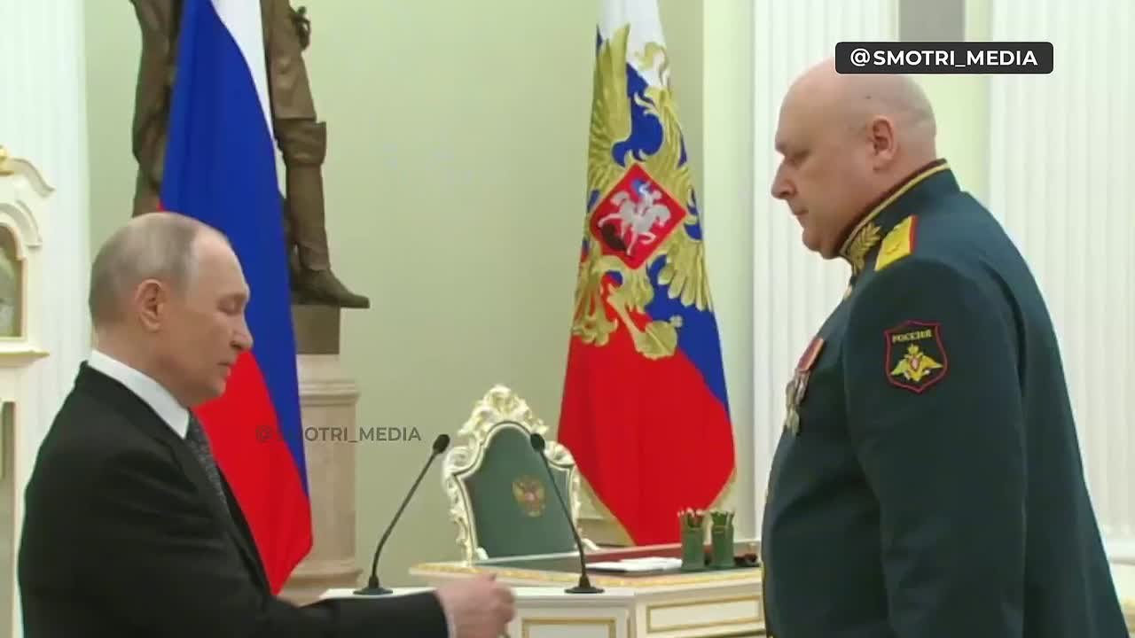 Путин вручает государственные награды в День защитника Отечества