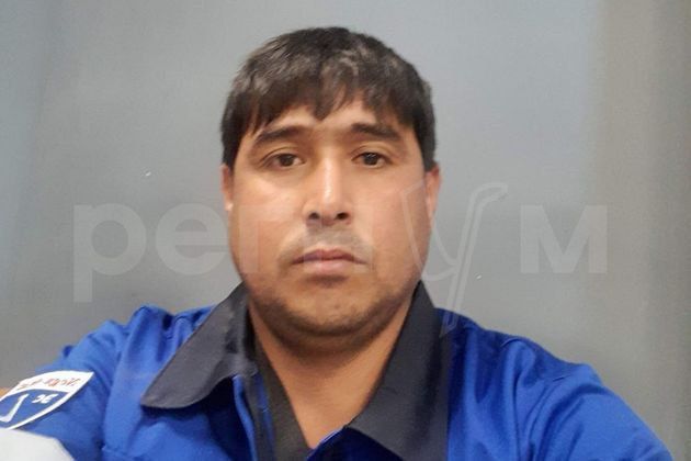 Марина Ахмедова: Дворник Хайрулло Ибадуллаев, который вчера поймал мальчика, упавшего из окна в Санкт-Петербурге, рассказал нам, что и в таком виде уже готов работать, потому что содержит большую семью – у него четыре дочки...