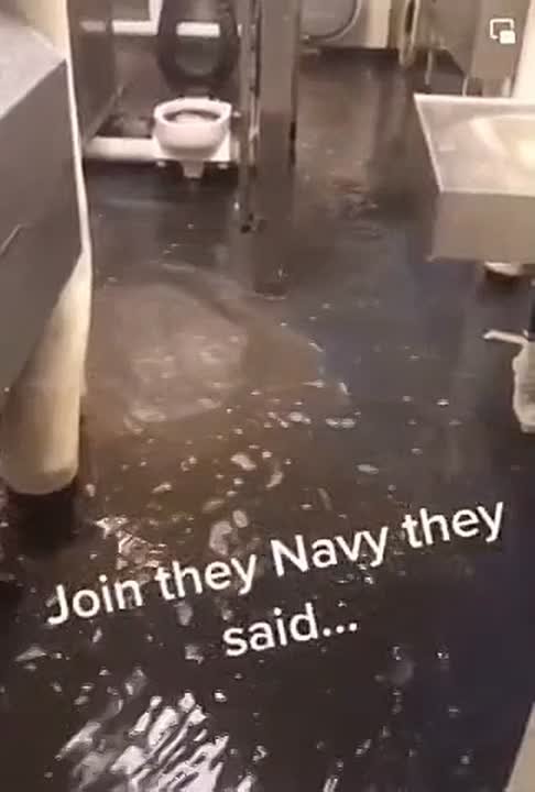 Андрей Клинцевич: Война в Иране отменяется - самый лучший атомный авианосец США USS Gerald Ford затопило г*вном