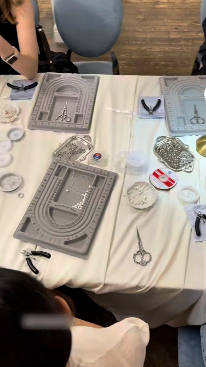 "Коллекция трусов оказалась важнее": в Москве регистрации брака двух десятков пар в особняке на Малой Ордынке внезапно перенесли в другой район всего за час до церемонии