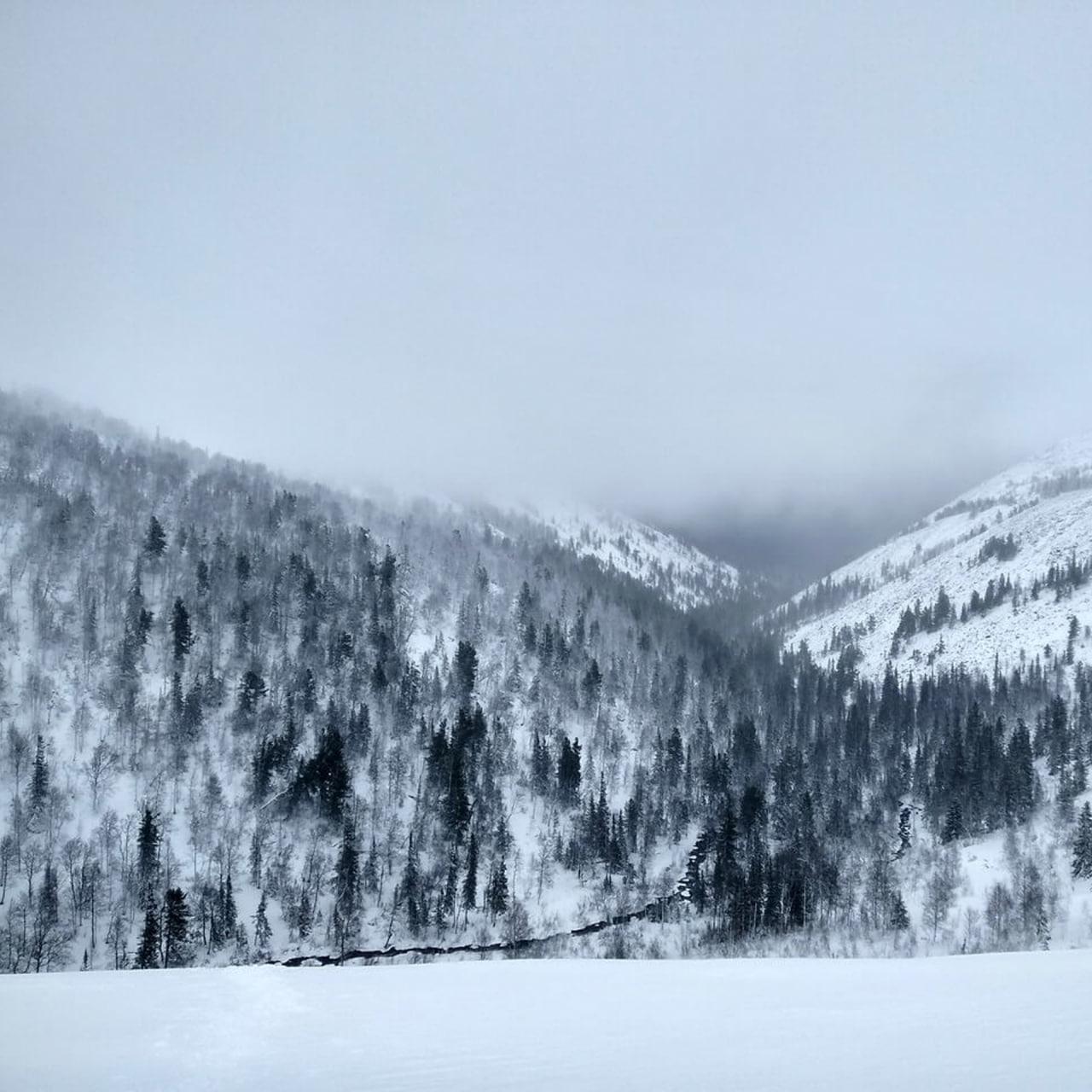 Пять туристов на снегоходах пропали в Пермском крае
