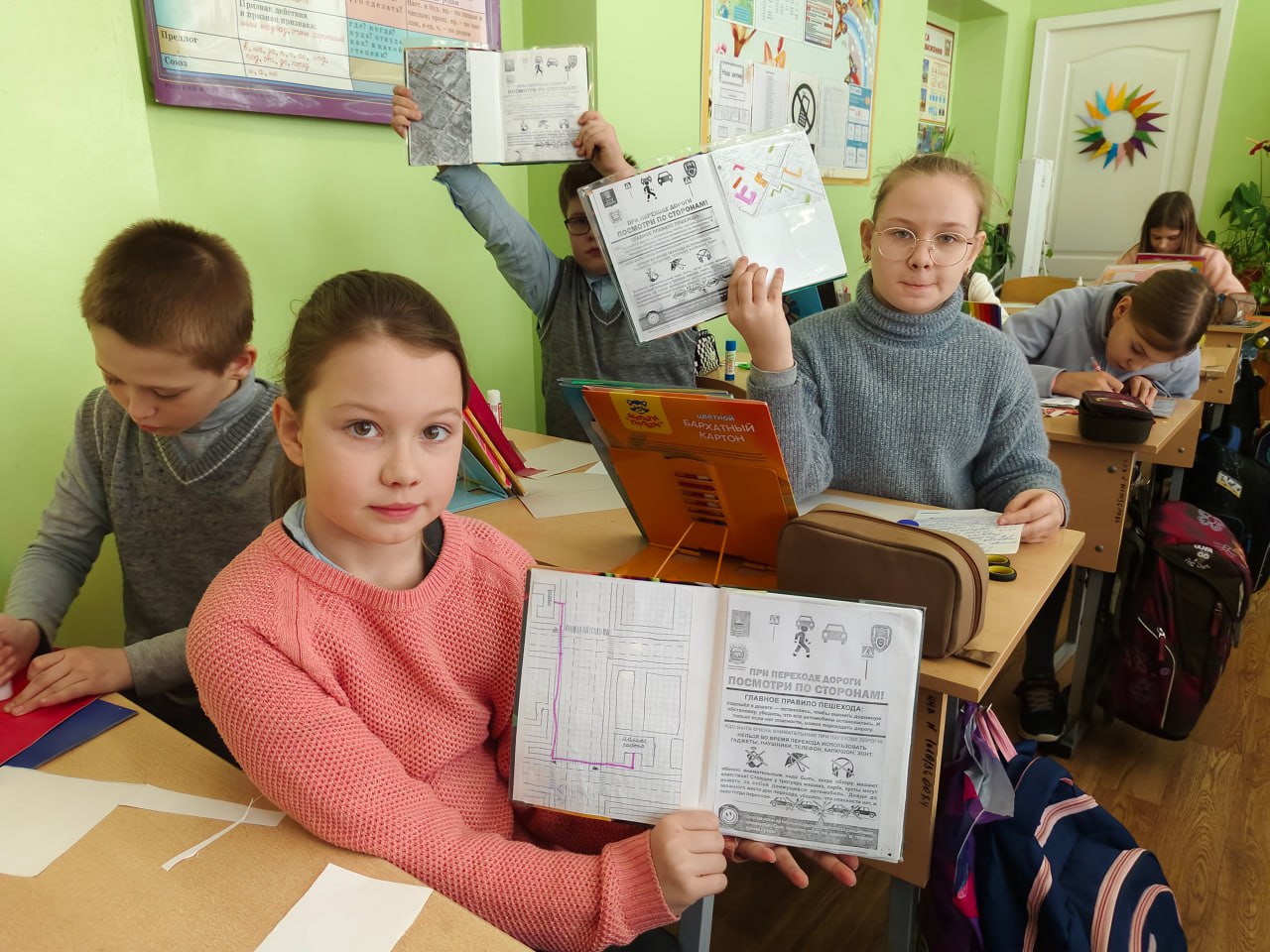 Сотрудники Госавтоинспекции города Твери встретились с учащимися начальных классов № 27 города Сотрудники Госавтоинспекции города Твери встретились с учащимися начальных классов № 27 города