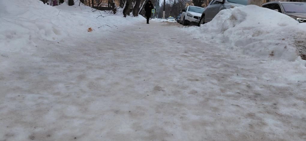 Появились фото с массового катка на тротуарах в Твери Появились фото с массового катка на тротуарах в Твери