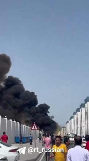 В сети появились кадры падения сбитой ракеты в Катаре