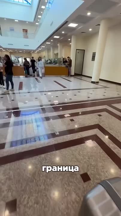 Российские туристы пешком пересекли границу, чтобы попасть из ОАЭ в Оман и улететь из страны