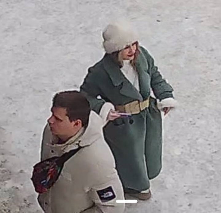 Посетители зоопарка в Ленобласти накормили медведя сгущёнкой Посетители зоопарка в Ленобласти накормили медведя сгущёнкой