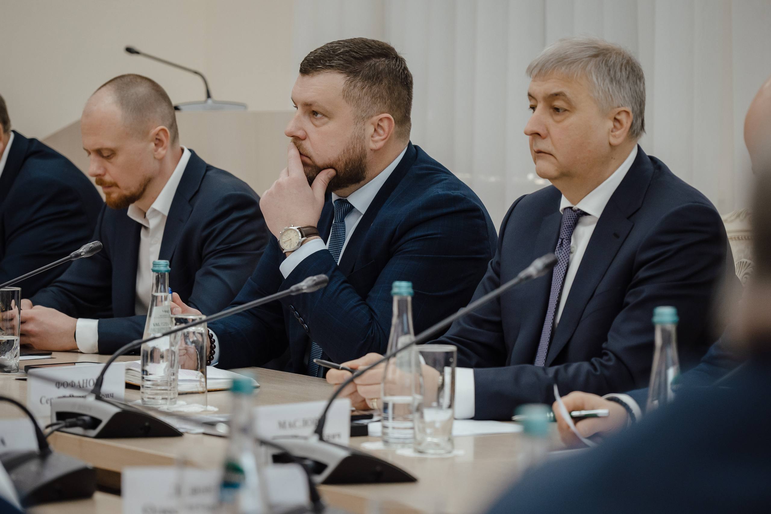 Александр Хинштейн: Итоги прошедшей недели и планы на текущую — по ВКС провёл заседание Правительства Курской области Александр Хинштейн: Итоги прошедшей недели и планы на текущую — по ВКС провёл заседание Правительства Курской области