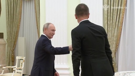 Владимир Путин принял в Кремле Министра внешнеэкономических связей и иностранных дел Венгрии Петера Сийярто