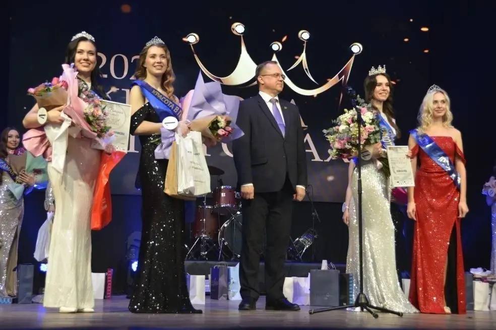 Сотрудницы УФСБ России по Тверской области, УССИ ФСО РФ в ЦФО и регионального УМВД России стали лучшими в конкурсе "Красота в погонах 2026"