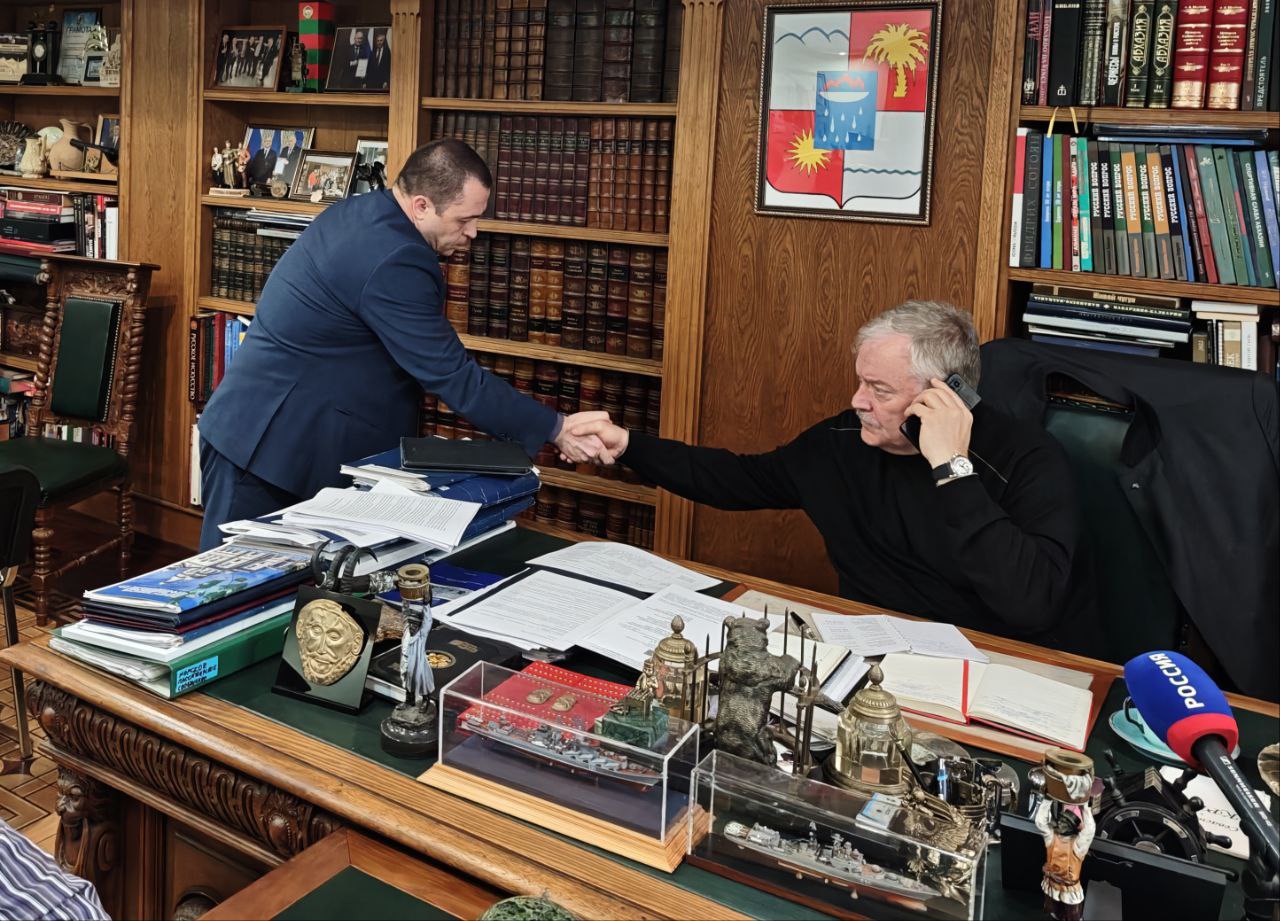 C 1 марта, с началом региональной депутатской недели Государственной Думы, Константин Затулин находится в Сочи, в своем избирательном округе C 1 марта, с началом региональной депутатской недели Государственной Думы, Константин Затулин находится в Сочи, в своем избирательном округе