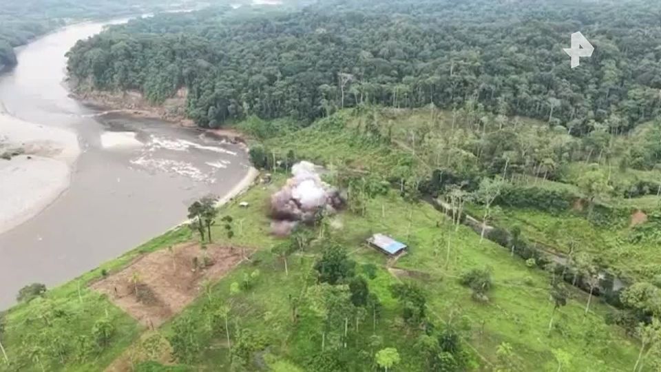 Американская армия вместе с эквадорскими военными провели операцию против "наркотеррористов" в Эквадоре