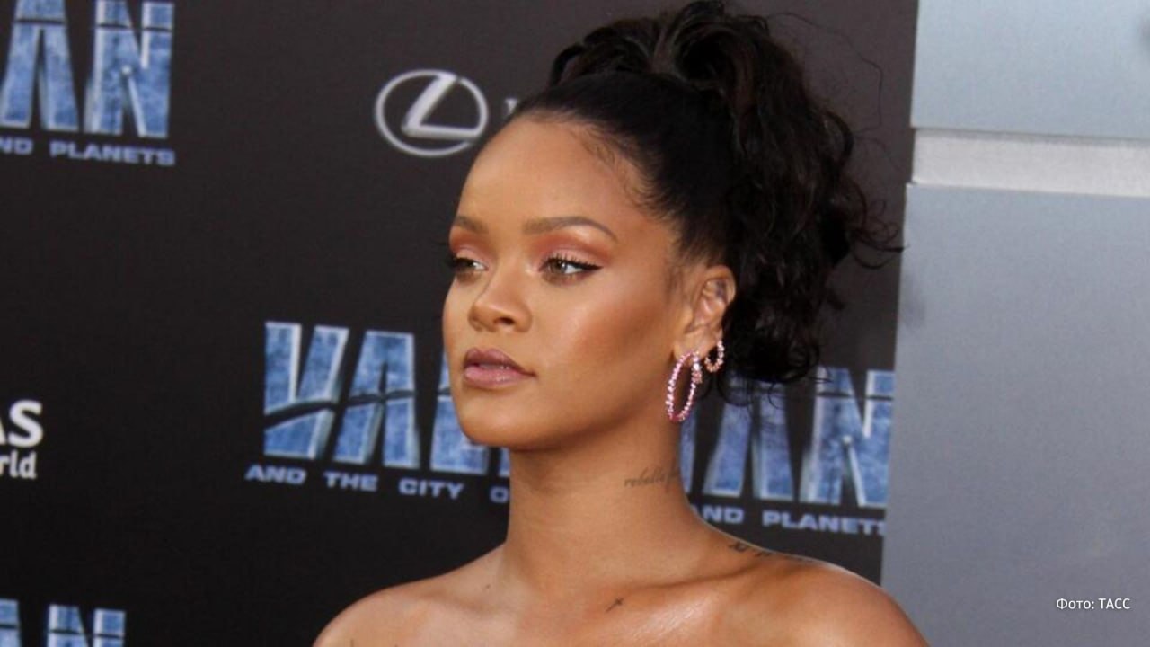 Женщина открыла огонь по дому Рианны в Лос-Анджелесе, сообщает NBC