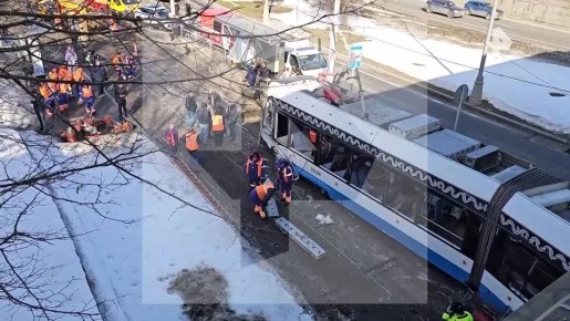 Количество пострадавших при столкновении двух трамваев в Москве увеличилось до 18, сообщили в Госавтоинспекции Москвы