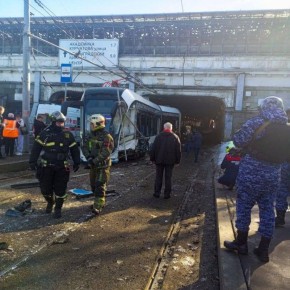 ДТП с двумя трамваями произошло на северо-западе Москвы, пострадали 13 человек, из них 2 детей