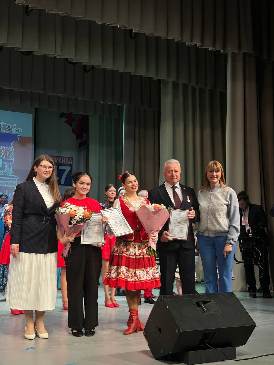 Владимир Зорин и Владимир Журавлев приняли участие в обсуждении проведения Года единства народов России в Ленинградской области Владимир Зорин и Владимир Журавлев приняли участие в обсуждении проведения Года единства народов России в Ленинградской области